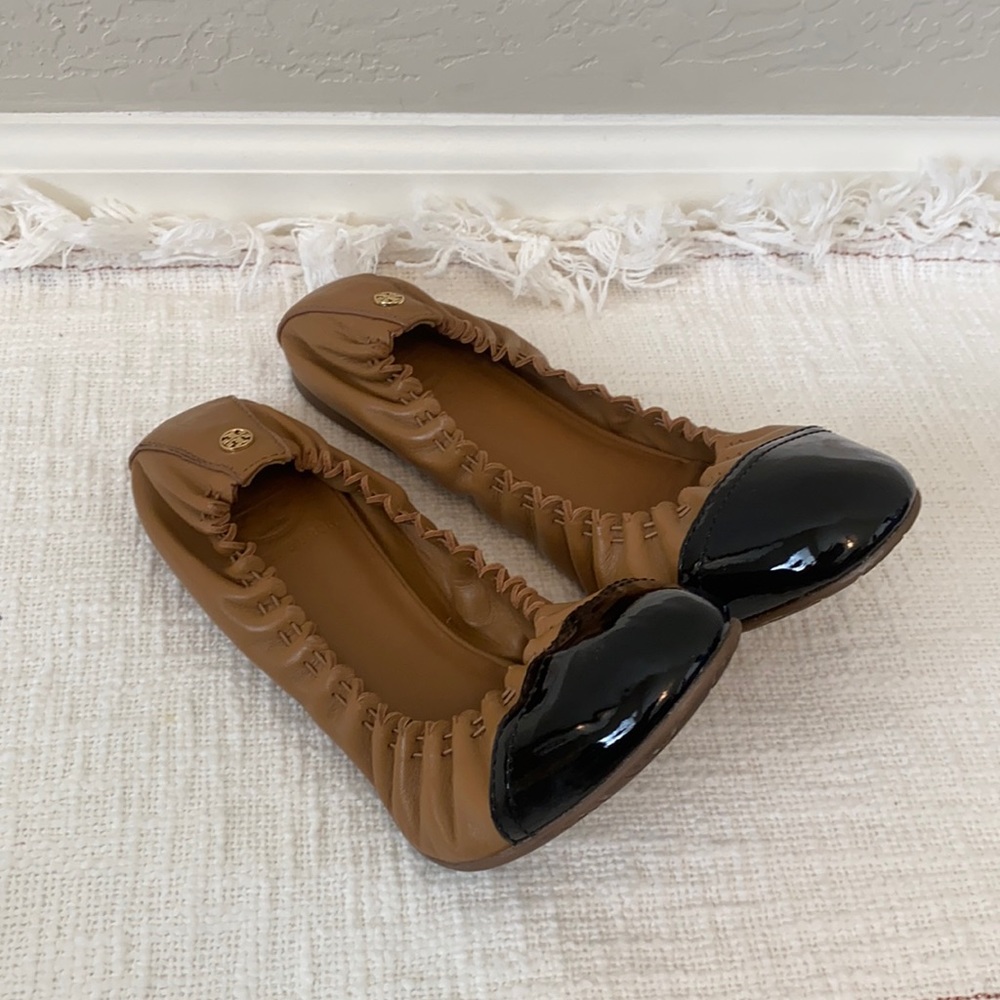 Tory Burch Tan Cap Toe Flats Size 8.5